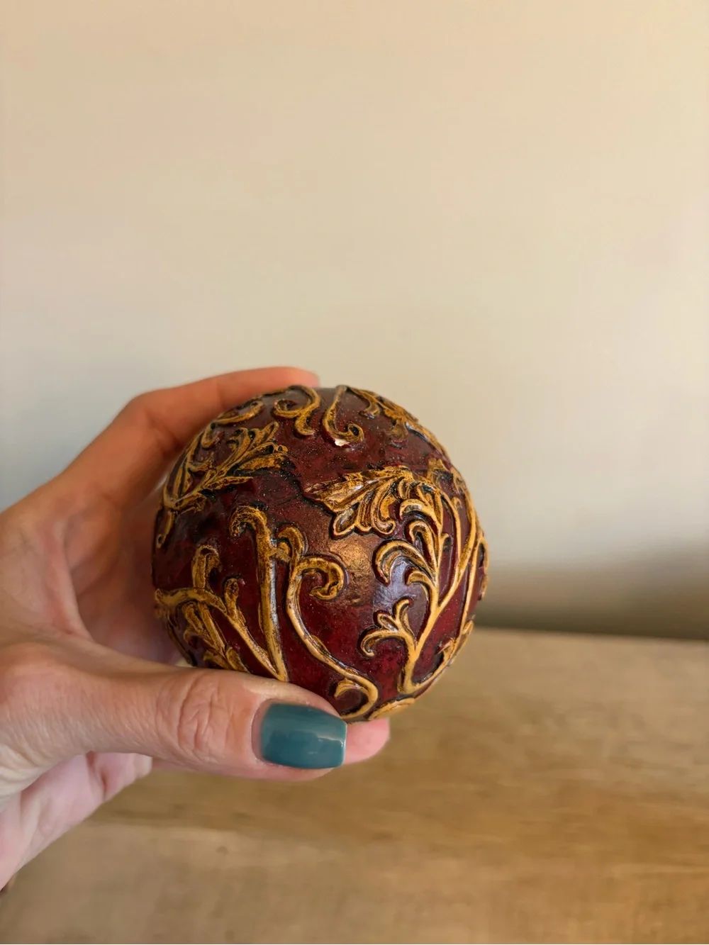 Vintage Style Ornate Decorative Resin Ball Orb Burgundy Cream Deco Sphere Filler